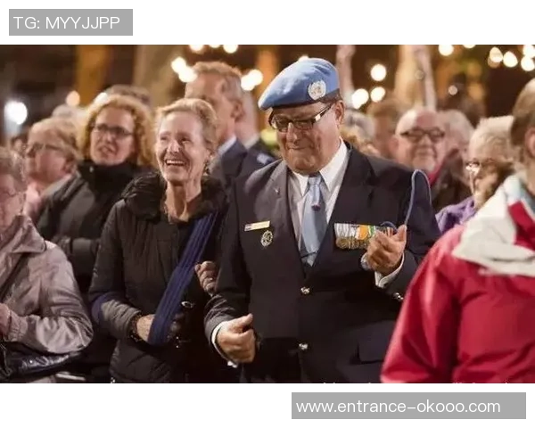 七十六人逆袭雷霆展现团队精神与顽强斗志的精彩对决 七十六人逆袭雷霆展现团队精神与顽强斗志的精彩对决