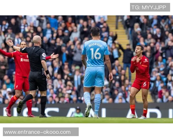 曼城与利物浦足球对决展现英超巅峰对抗的激情与魅力